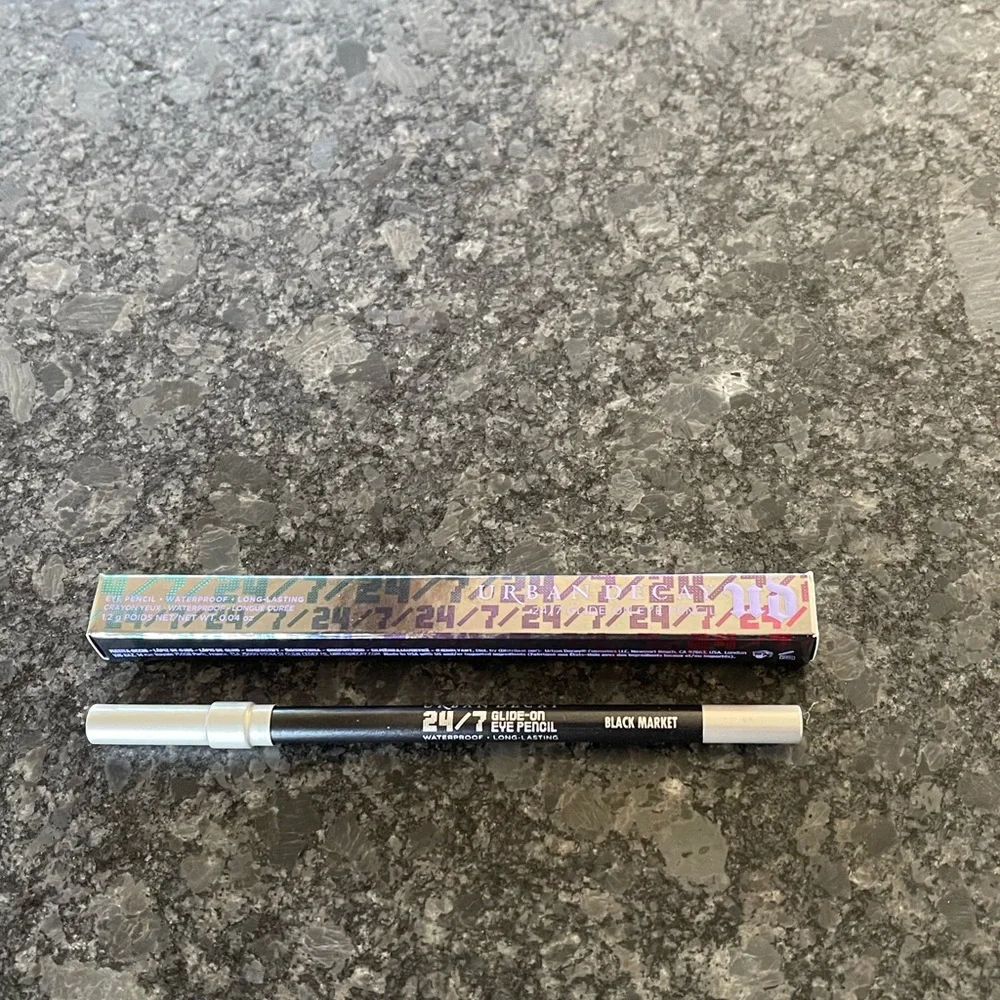 Urban Decay 24/7 GLIDE-ON WATERPROOF EYELINER PENCIL in BLACK MARKET